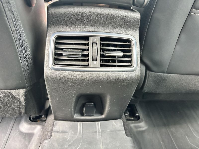 Renault Mégane Grandtour 1.5 DCi 1.majitel CZ - fotka 24 z 27