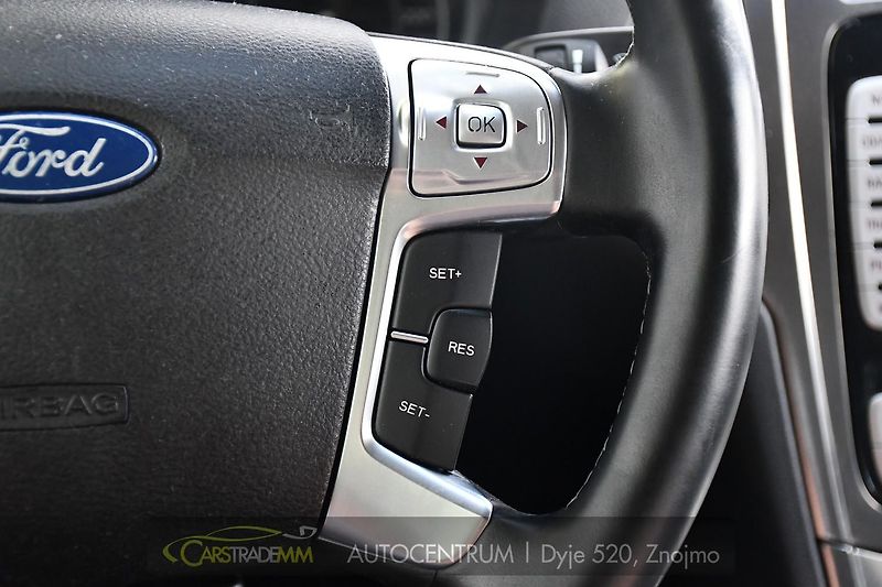 Ford Mondeo 2.0TDCi NAVI PDC - fotka 29 z 44