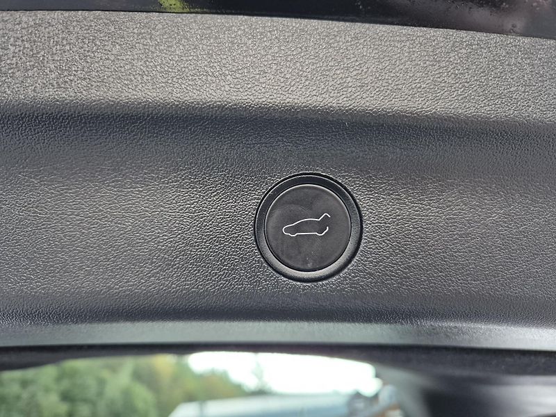 Tesla Model Y PERFORMANCE 393kw 21ALU 93,0% - fotka 45 z 48