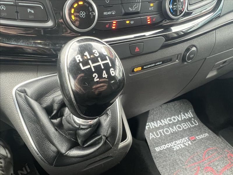 Ford Tourneo Custom 2,0 TDCI 9.Míst,Navi,DPH - fotka 16 z 19