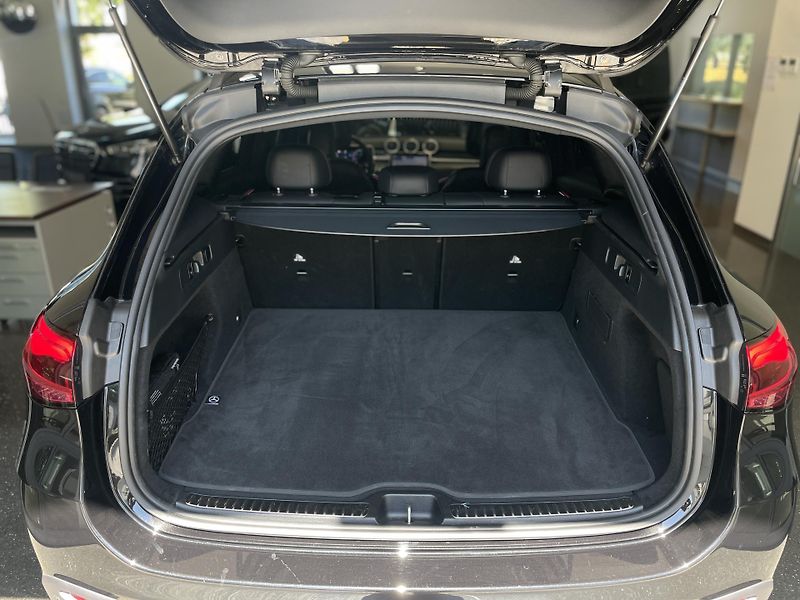 Mercedes-Benz GLC 200d 4Matic - fotka 12 z 35