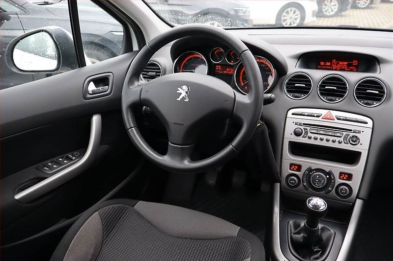 Peugeot 308 (2013) 1.6 VTi, Serv.kniha, Tempomat - fotka 7 z 20