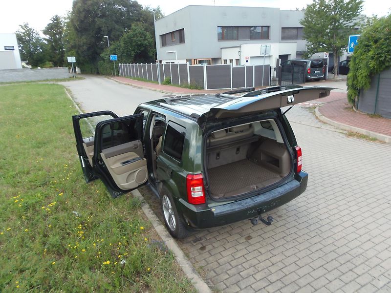 Jeep Patriot (2008) 2.4i LPG automat nová STK - fotka 18 z 21