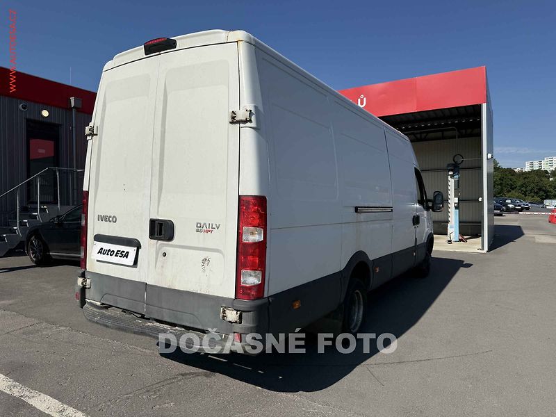 Iveco Daily (2011) 3.0D 35C18, 2.maj,ČR, 130kW - fotka 2 z 3