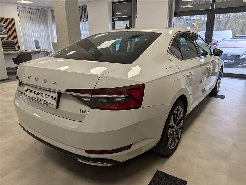 Škoda Superb 1.5 iV L&K - fotka 8 z 29