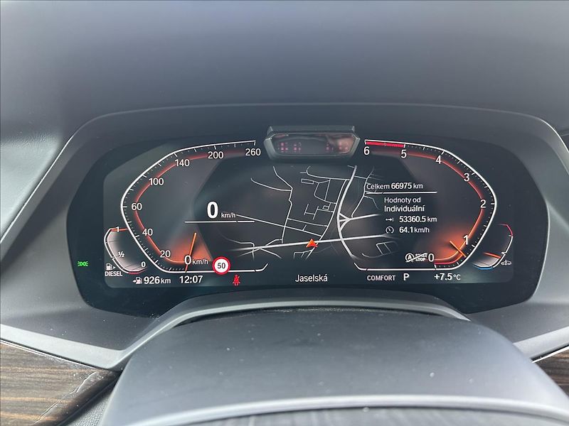 BMW X5 3,0 xDrive 30d M-SPORT LASER - fotka 16 z 38