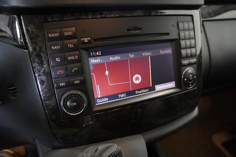 Mercedes-Benz Viano (2014) 3.0 CDi 165 kW LONG 8 MÍST - fotka 22 z 35