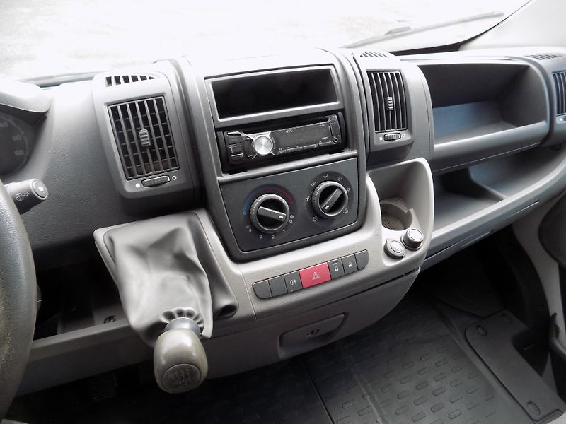 Peugeot Boxer (2011) 3,0 116KW 6MÍST L5H2 - fotka 19 z 33