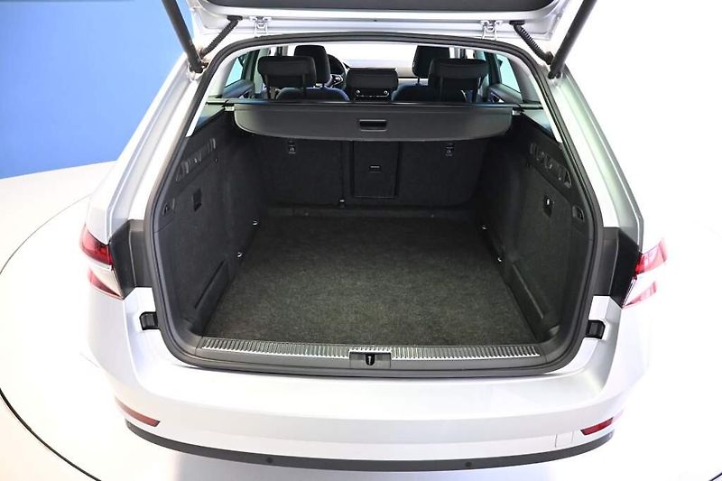 Škoda Superb (2024) 2.0 STYLE DSG LED Matrix ACC V - fotka 8 z 33