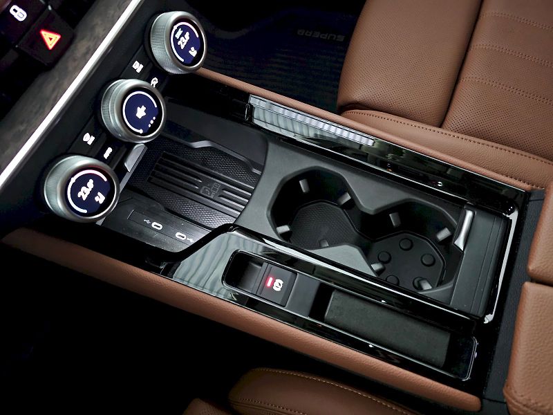 Škoda Superb (2024) combi 2.0TDi142kW 4x4 LAURIN A - fotka 25 z 30