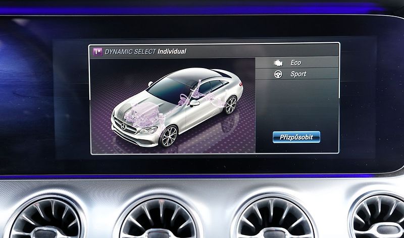 Mercedes-Benz Třídy E E 400 AMG 4Matic+,Burmester - fotka 39 z 43