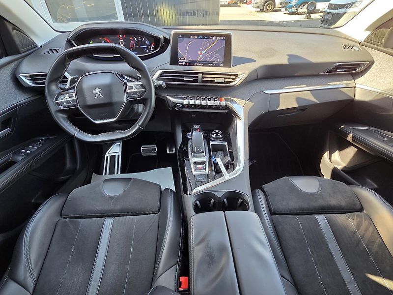 Peugeot 3008 (2017) 1.2 PT 130 ALLURE EAT6 Tažné - fotka 13 z 30