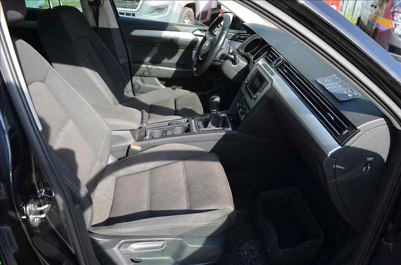 Volkswagen Passat (2016) VARIANT 2,0 TDI - fotka 20 z 23
