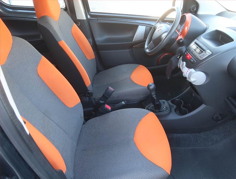 Toyota Aygo (2012) 1.0 VVT-i, Park. senzory - fotka 9 z 14