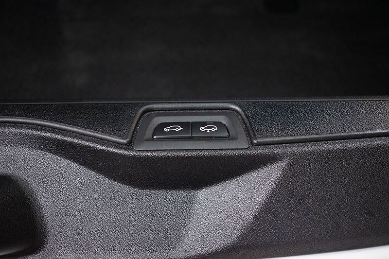 BMW X7 xD 40d ///M*TAŽNÉ*7.MÍST*ČR 1M - fotka 48 z 49