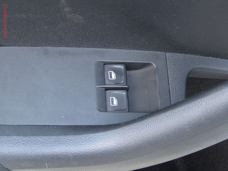 Škoda Octavia (2014) 1.6TDi, ČR, Ambiente, TZ - fotka 11 z 16