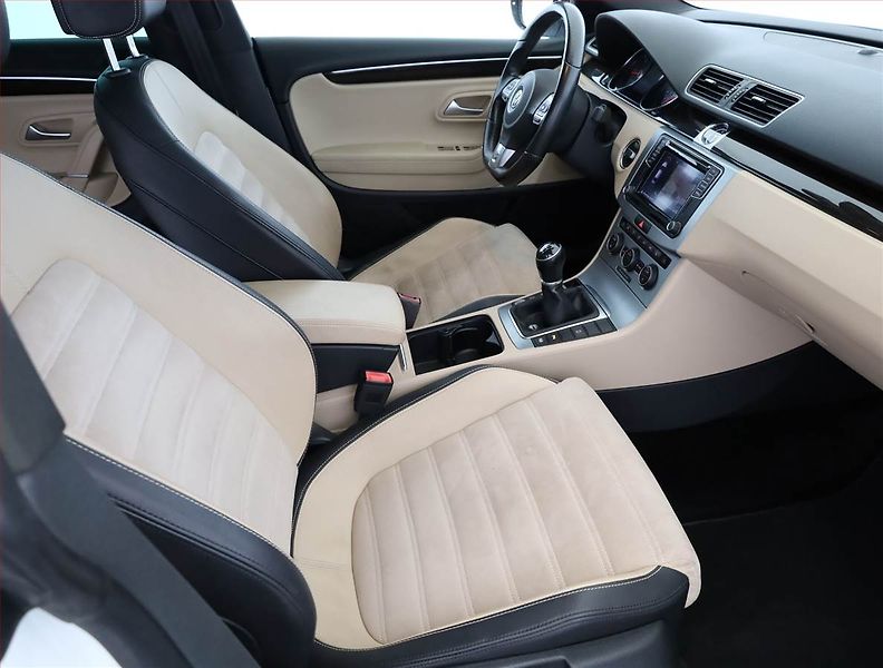 Volkswagen CC (2015) R-line 2.0 TDI, Serv.kniha - fotka 7 z 18