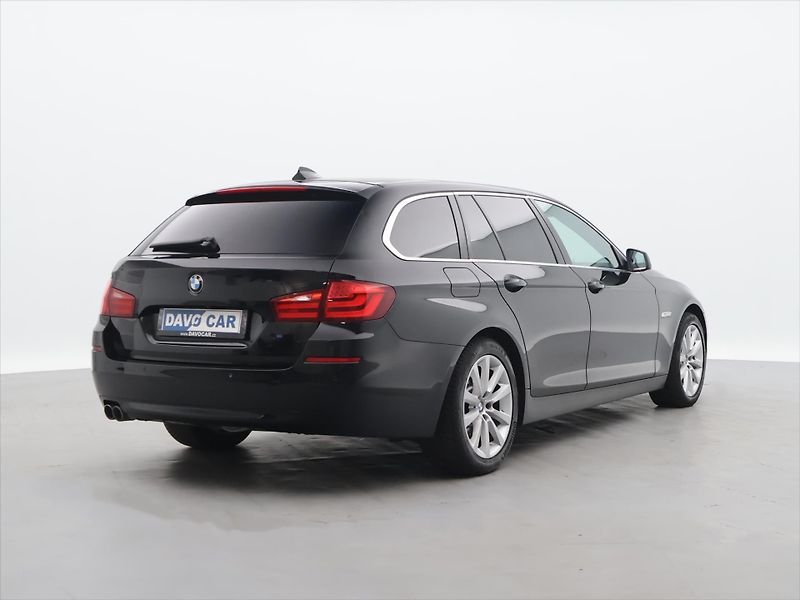 BMW Řada 5 3,0 530d x Drive Tažné Klima - fotka 7 z 38