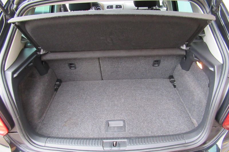 Volkswagen Polo 1.0 MPi AUT. KLIMA  NAVIGACE - fotka 19 z 26