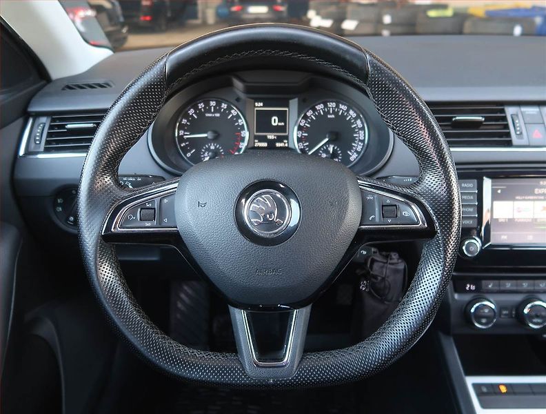 Škoda Octavia (2016) 1.6 TDI, 4X4, Serv.kniha - fotka 15 z 19