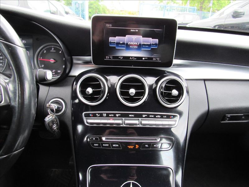 Mercedes-Benz Třídy C 1,6 d C200 BlueTEC - fotka 15 z 36