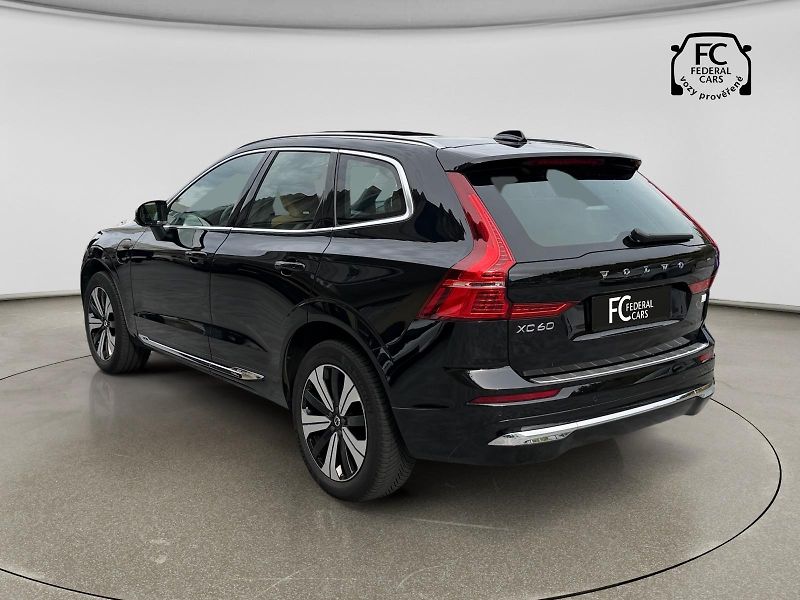 Volvo XC60 (2023) T6 AWD Recharge Plus Bright - fotka 3 z 51