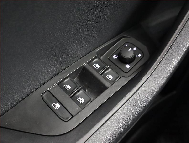 Škoda Karoq (2024) Fresh 1.5 TSI - fotka 16 z 24