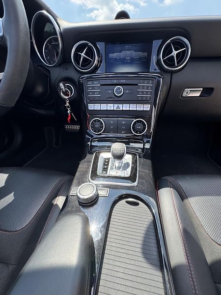 Mercedes-Benz SLC AMG 43 - fotka 21 z 43