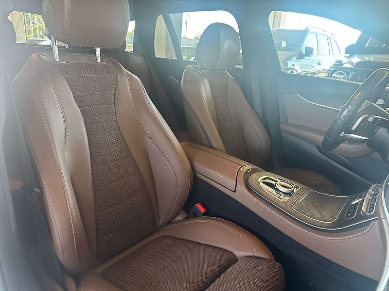 Mercedes-Benz Třídy E 300d - fotka 21 z 21