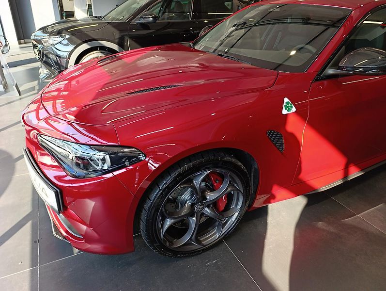 Alfa Romeo Giulia (2026) Quadrifoglio 2.9 V6 Turbo 520K - fotka 5 z 36
