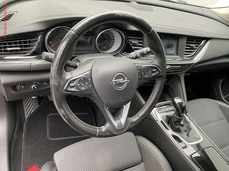 Opel Insignia (2018) 1.6 CDTi, ČR, LED - fotka 12 z 18