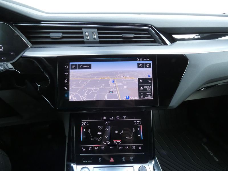 Audi e-tron (2020) 55 Quattro SoH100% - fotka 29 z 30