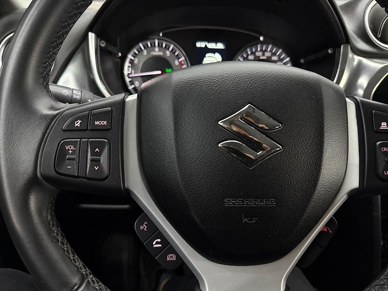 Suzuki Vitara (2023) 1.4 BoosterJet Mildhybrid Prem - fotka 19 z 29