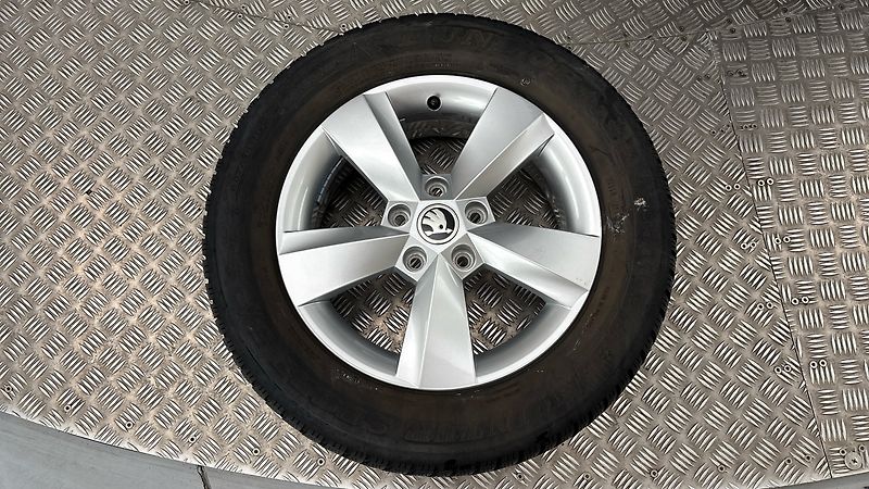 Škoda Karoq 2.0 TDI DSG 4x4 Style - fotka 28 z 28