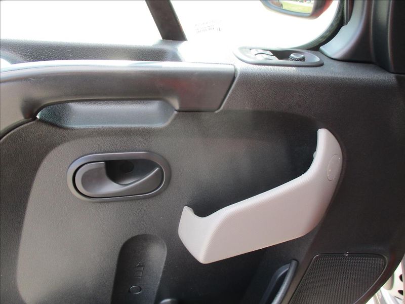Renault Master 2,3 dCi 110k COOL DPH 12xCZaut - fotka 22 z 35