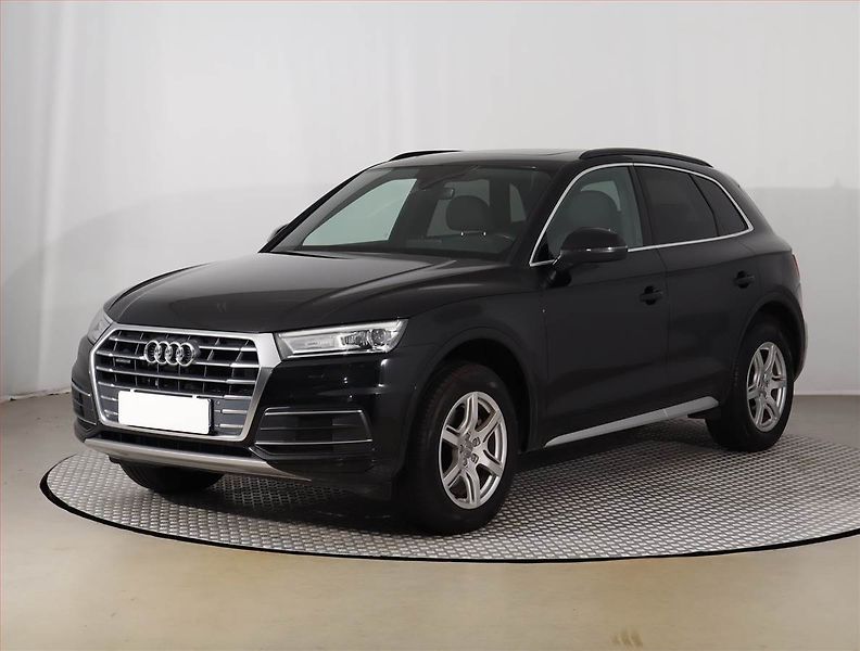 Audi Q5 (2018) 2.0 TDI - fotka 2 z 28