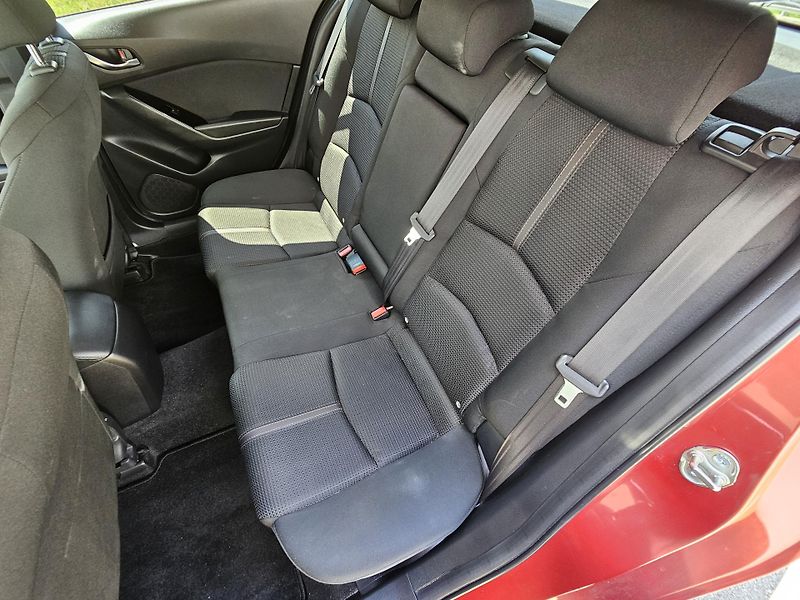 Mazda 3 (2018) 2.0i, NAVI - fotka 17 z 28