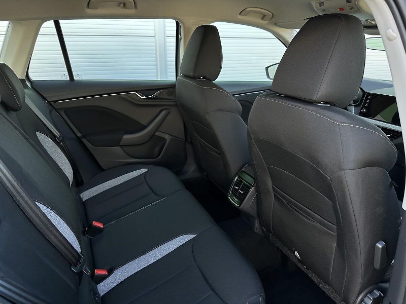 Škoda Kamiq 1.5TSi 150PS LED V.Cockpit Cli - fotka 38 z 42