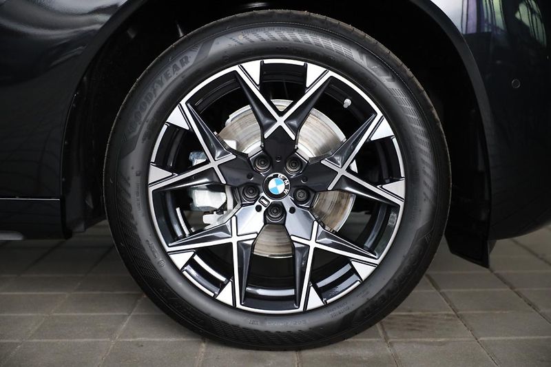 BMW X3 xDrive 40d - fotka 7 z 18