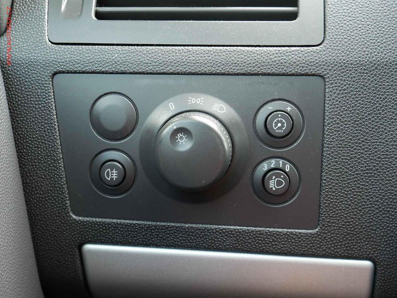 Opel Zafira (2012) 1.8i, AC, výhřev sed - fotka 18 z 19