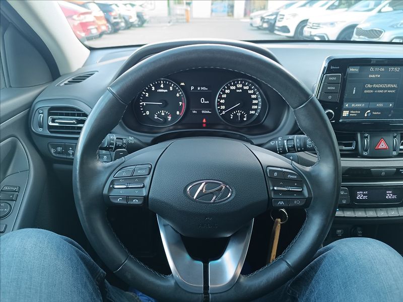 Hyundai i30 1,0 T-GDi, DCT Smart - fotka 14 z 20