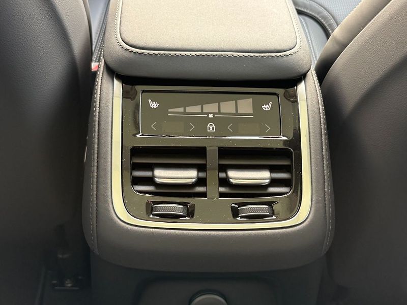 Volvo XC90 Ultra Bright T8 AWD 299kW - fotka 21 z 28