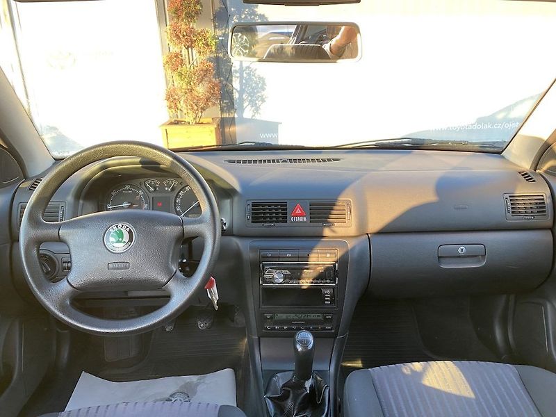 Škoda Octavia 1.9TDi 81kw, ČR, Elegan, tažné - fotka 10 z 21