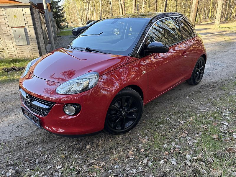 Opel Adam (2016) red/black edition - fotka 8 z 24