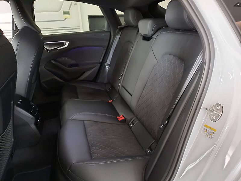Audi A5 (2025) 2.0 TDI quattro (150kW/204k) S - fotka 9 z 29