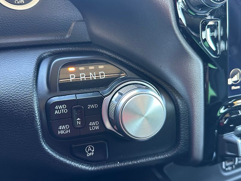 RAM 1500 (2021) 5.7HEMI V8 LARAMIE SPORT - fotka 14 z 30