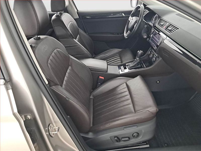 Škoda Superb (2016) Laurin&Klement 2.0 TSI, 4X4 - fotka 9 z 21