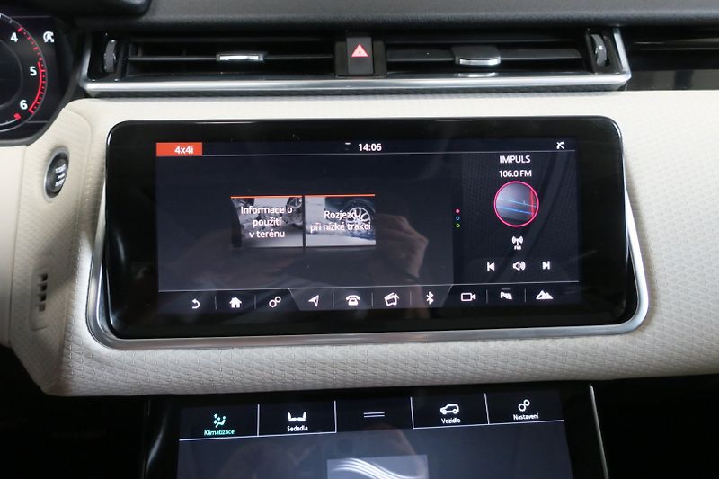 Land Rover Range Rover Velar (2018) D300 R-Dynamic SE, ČR, 1. maj. - fotka 30 z 50