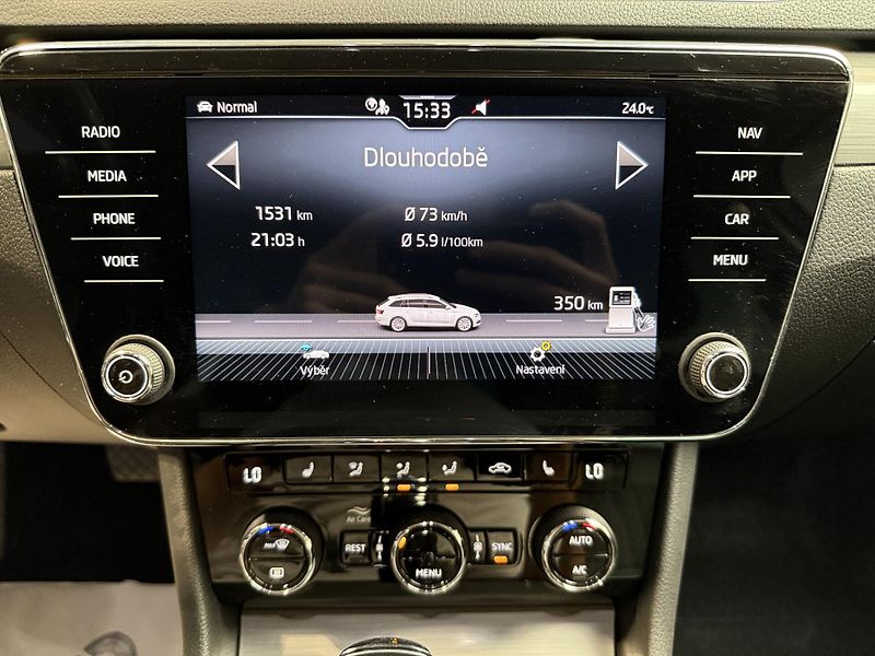 Škoda Superb 2.0 TDI 110kW Style Combi DSG - fotka 8 z 15