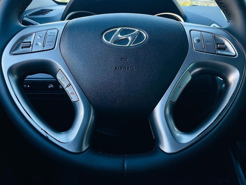 Hyundai ix35 2.0i MANUÁL VÝHŘEV SERVISKA - fotka 27 z 45